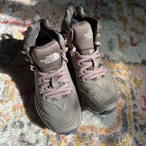 Women’s VECTIV Exploris Mid FURTURELIGHT Leather Boots